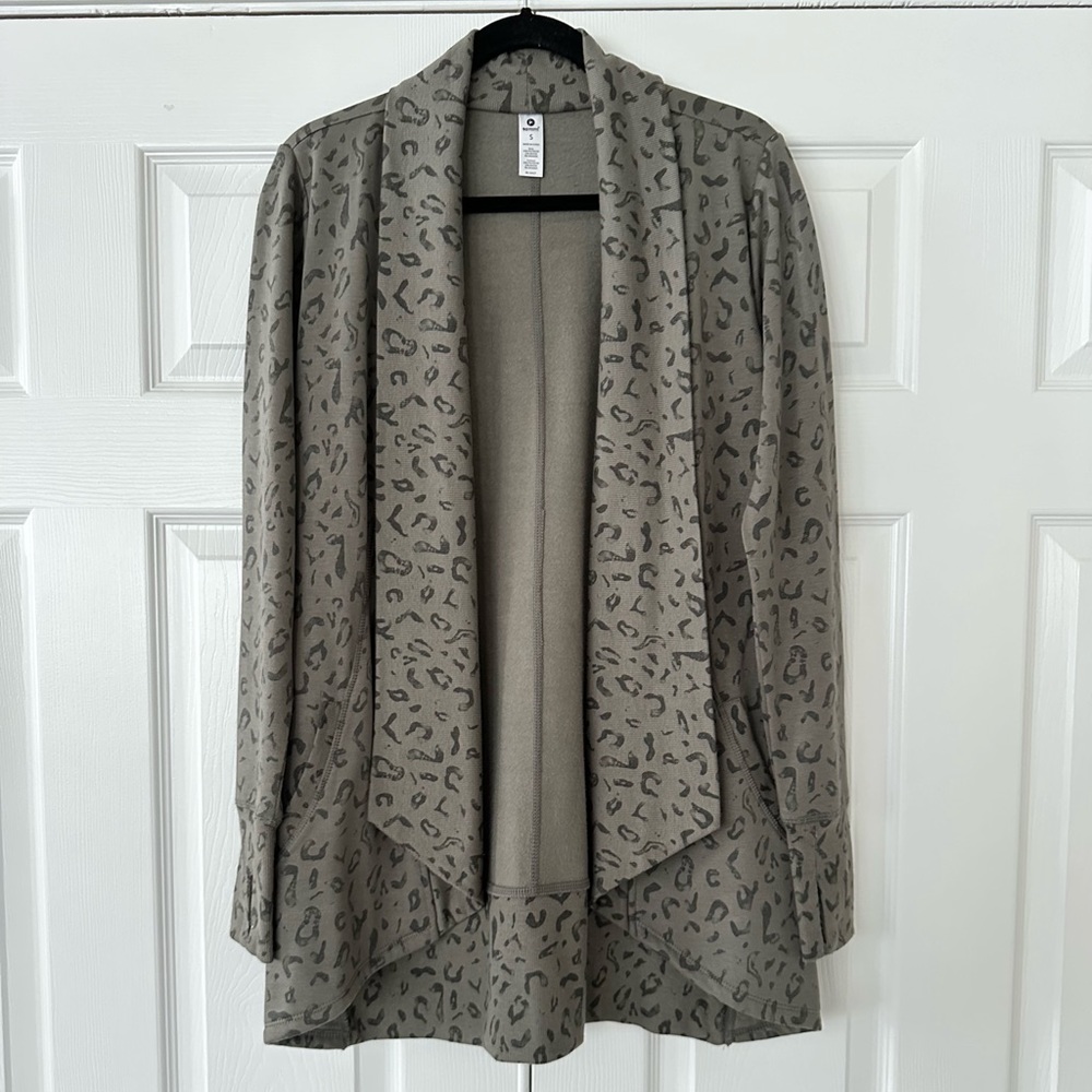 90 Degree by Reflex green leopard open front longline cardigan, size S